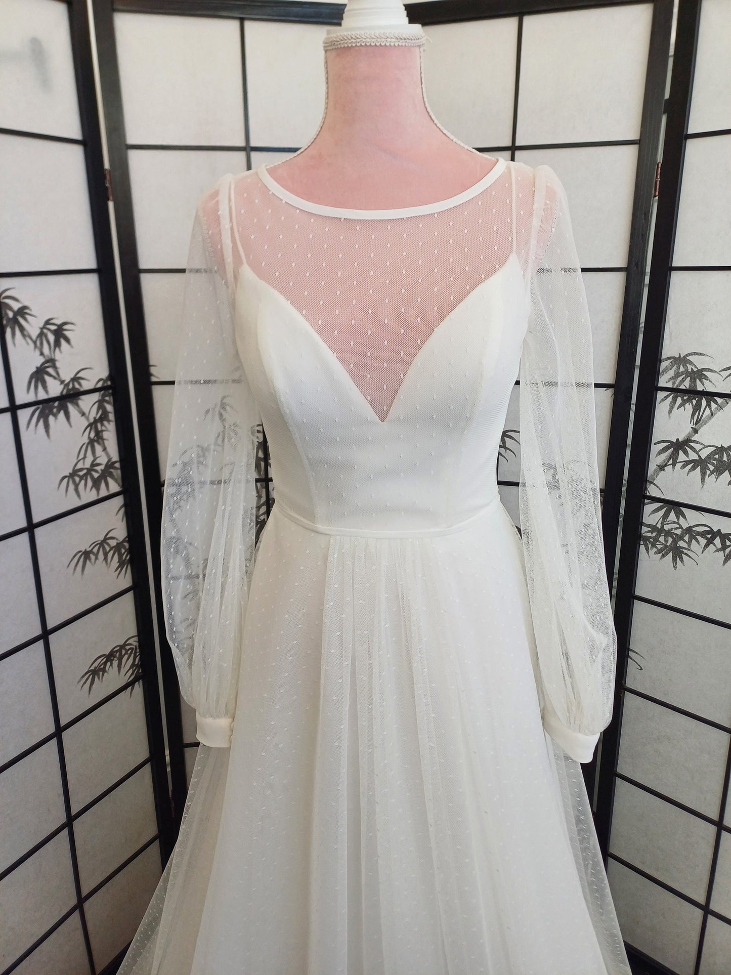 Ivory Polka dot tulle wedding dress Long sleeves Crew neckline Sweetheart silhouette Aline dress with full back UK Size 12