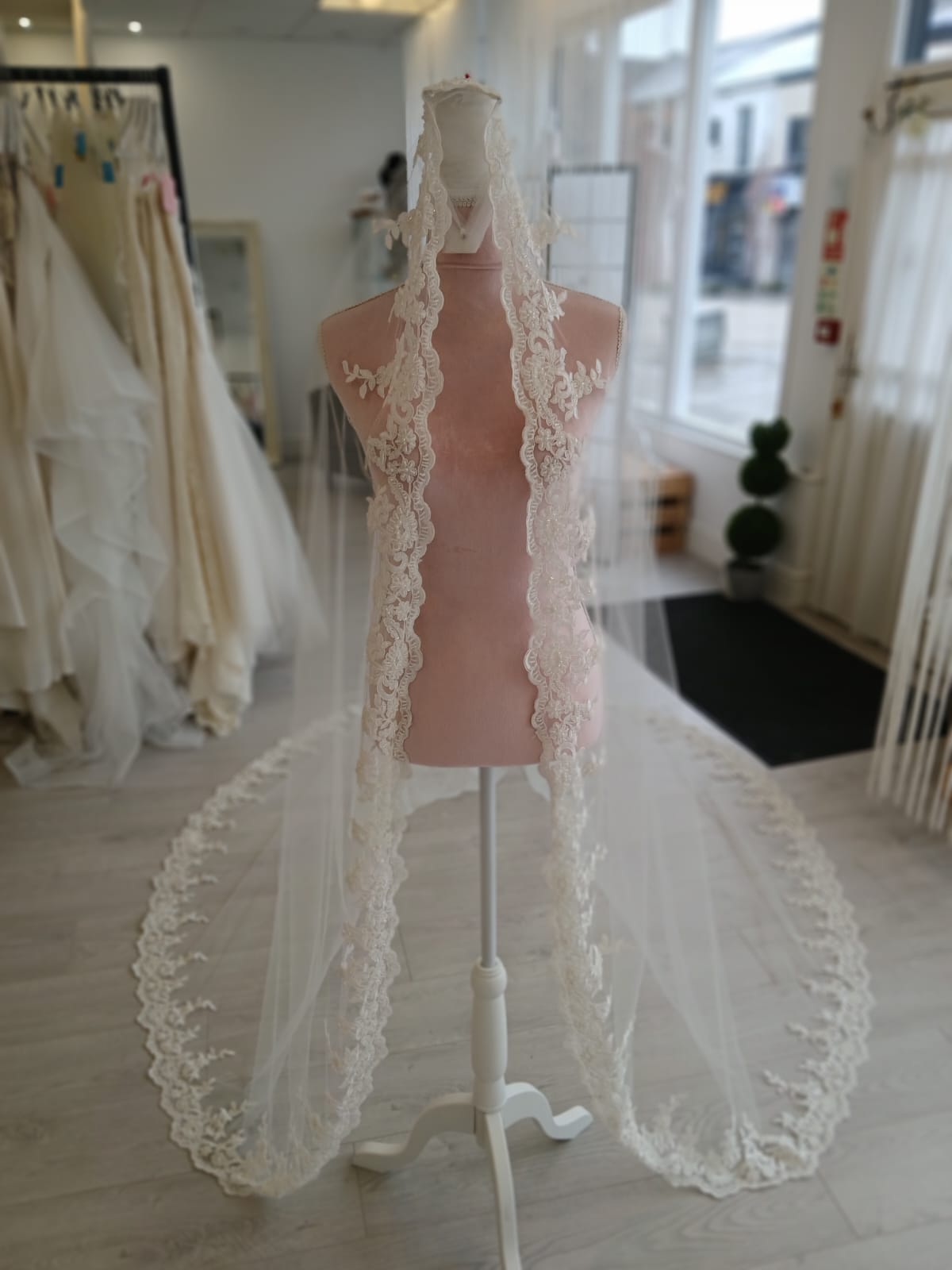 Mantilla bridal veil